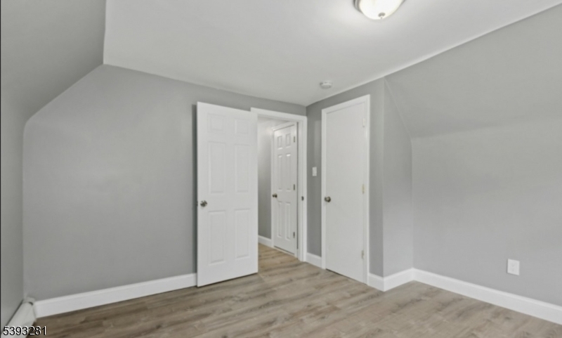 property viewer photo 23