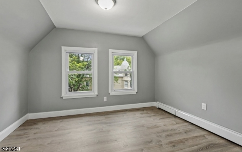 property viewer photo 25