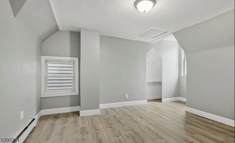 property viewer photo 26