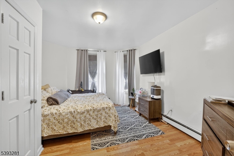 property viewer photo 9