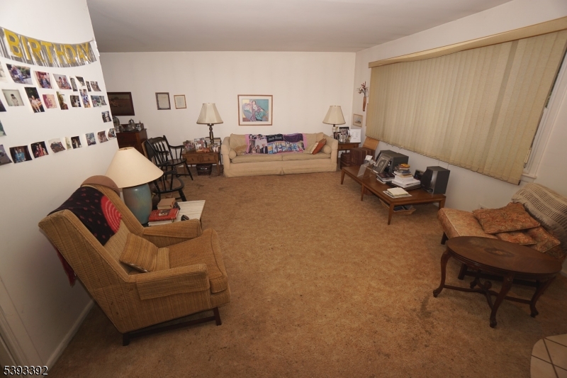 property viewer photo 3