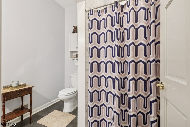 property viewer photo 18