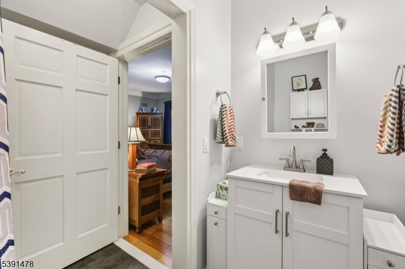 property viewer photo 19