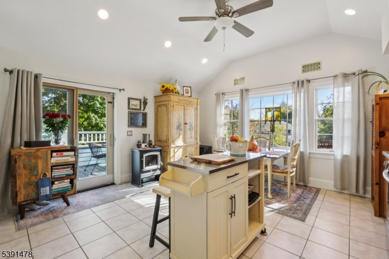 property viewer photo 25