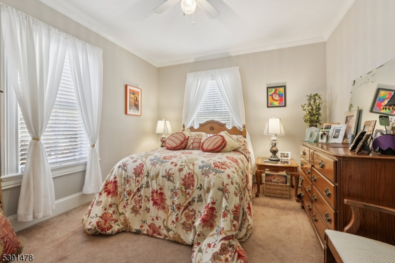 property viewer photo 34