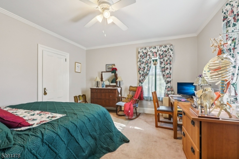 property viewer photo 35