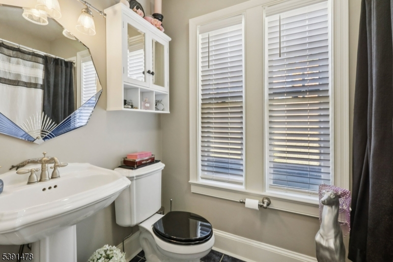 property viewer photo 36