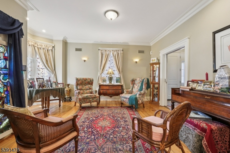 property viewer photo 6