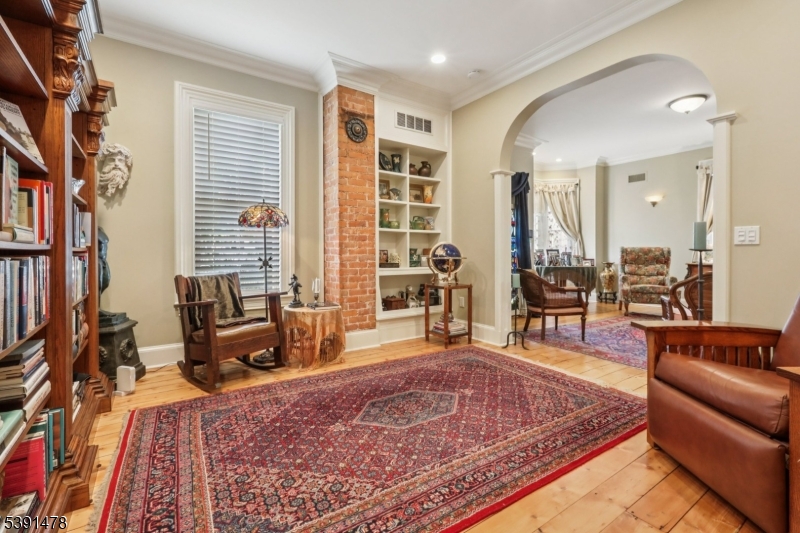 property viewer photo 9
