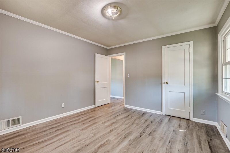 property viewer photo 19