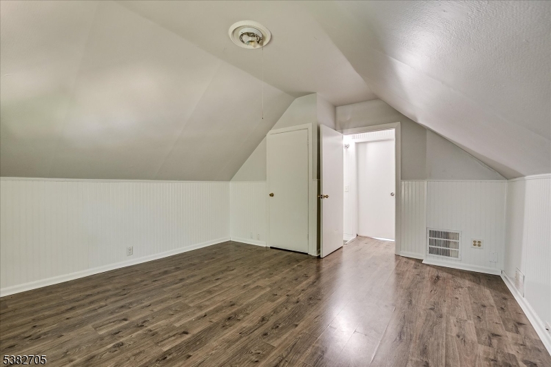 property viewer photo 23