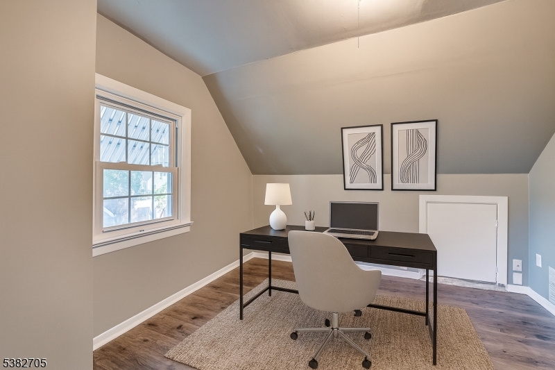 property viewer photo 25