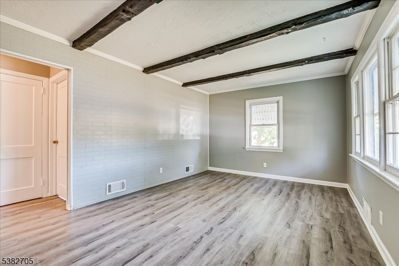 property viewer photo 9