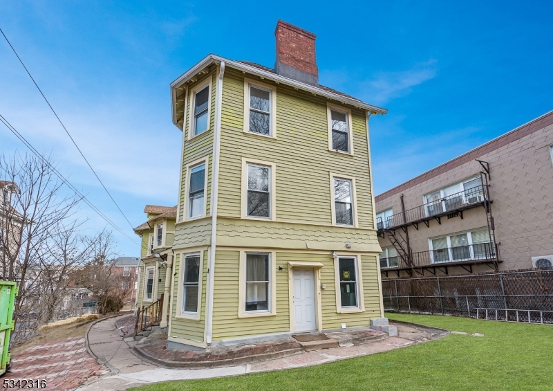 main property photo 37