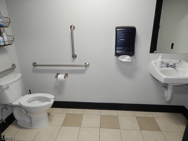 main property photo 16