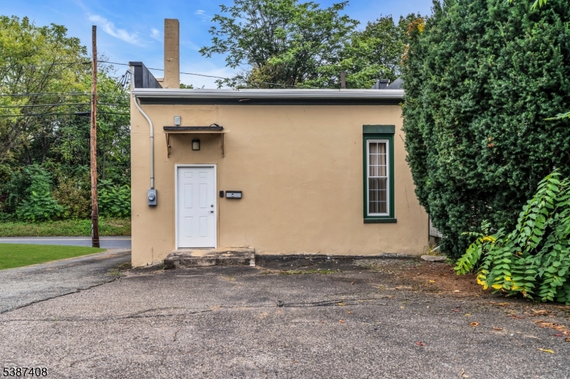 main property photo 18