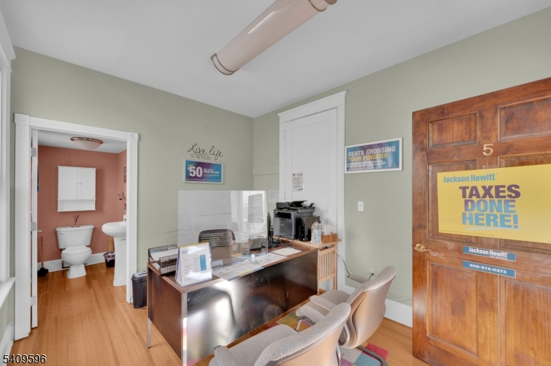 main property photo 6