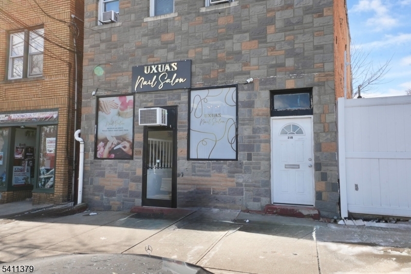 main property photo 17