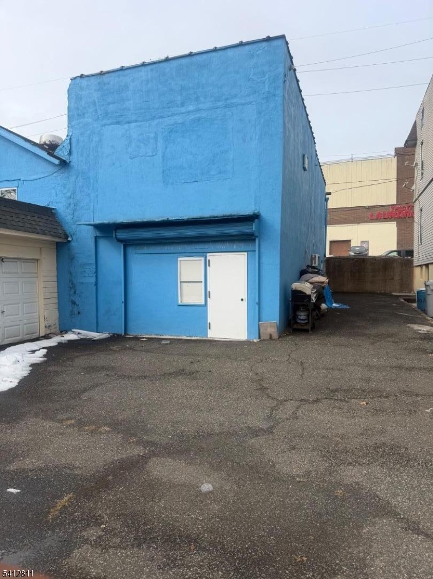 main property photo 4