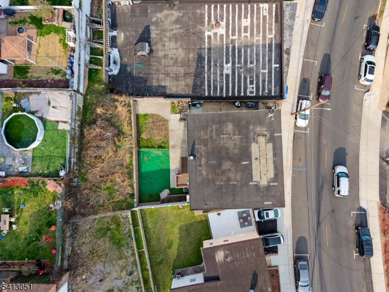 main property photo 28