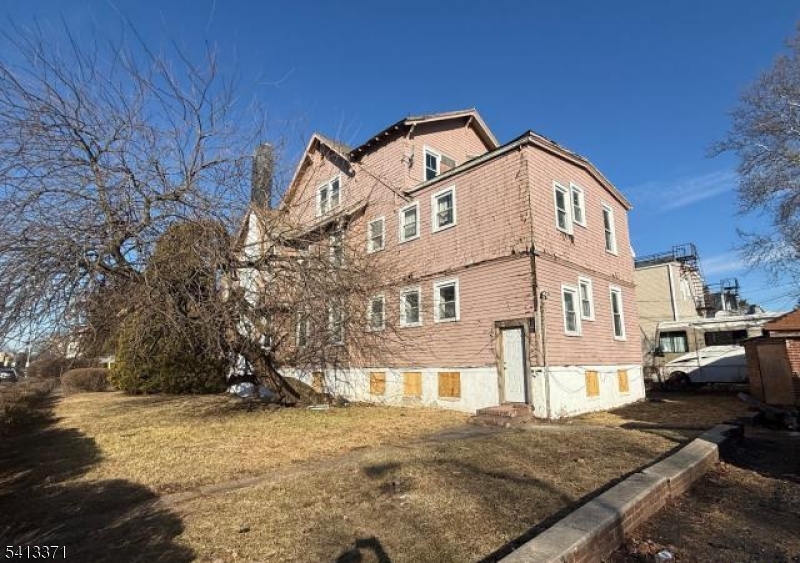 main property photo 18