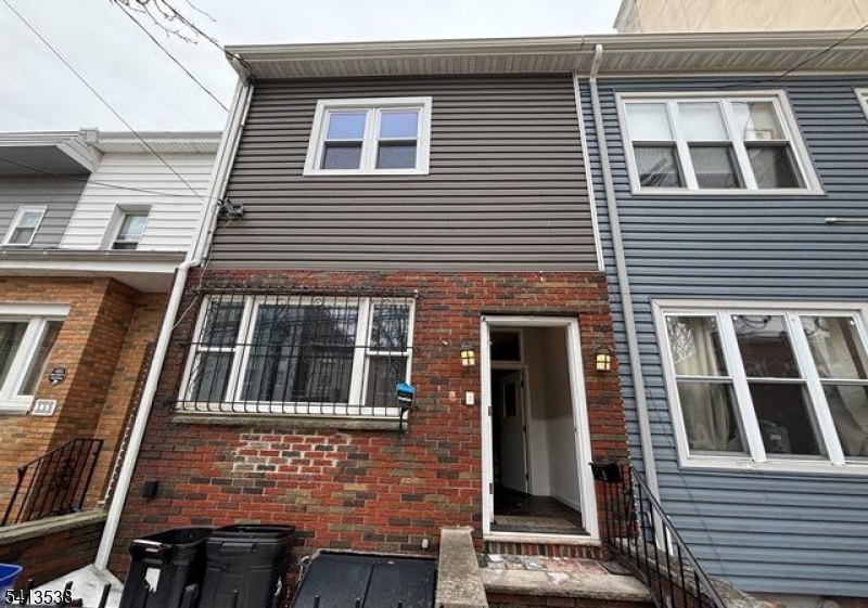main property photo 11