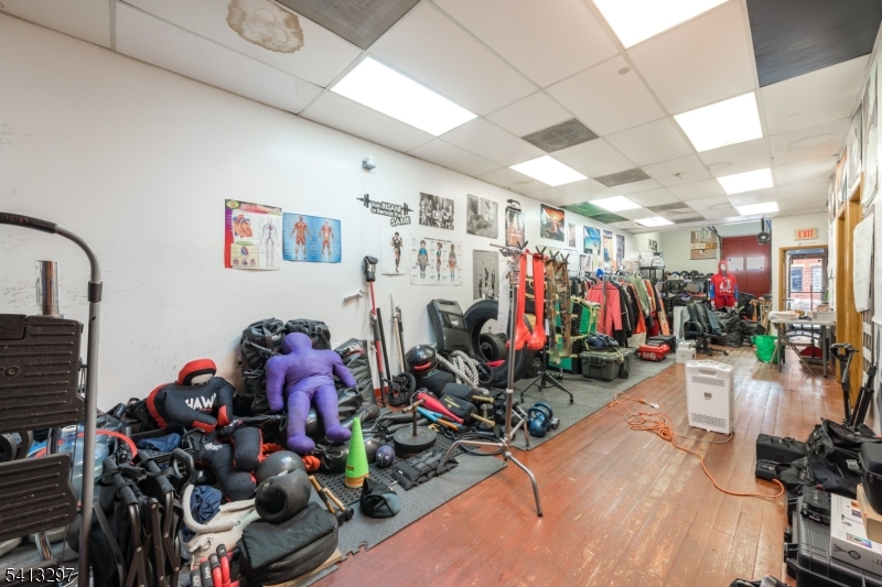 main property photo 10