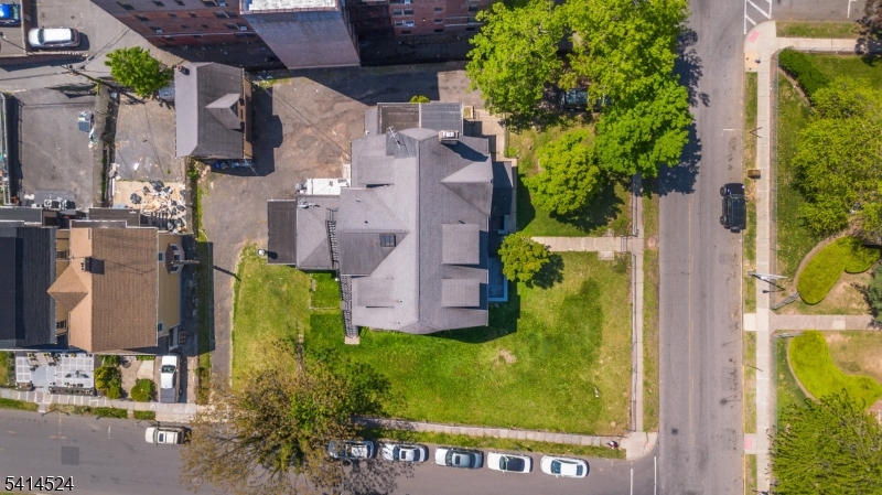 main property photo 37