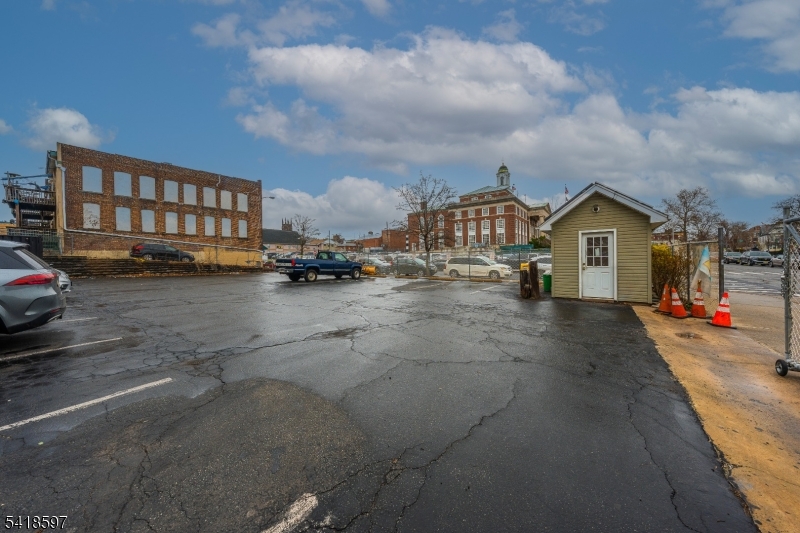 main property photo 36