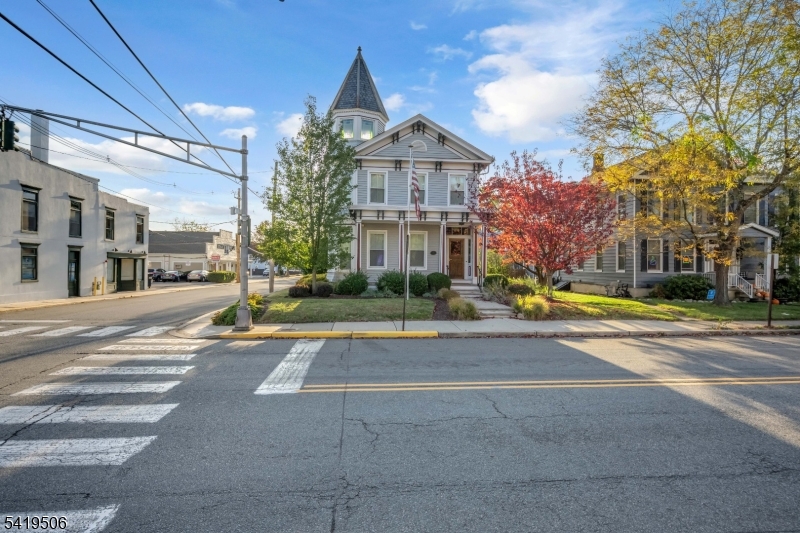 main property photo 30