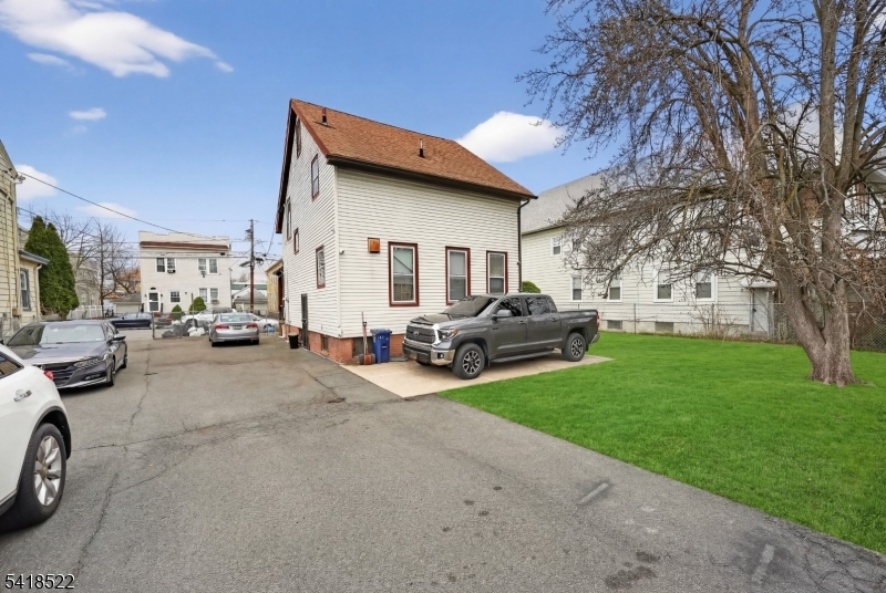 main property photo 33