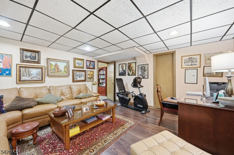 main property photo 24