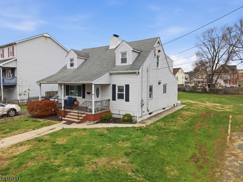 main property photo 30