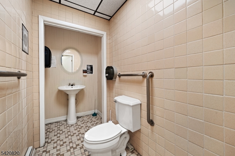 main property photo 14