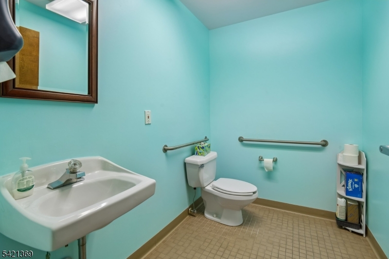 main property photo 15