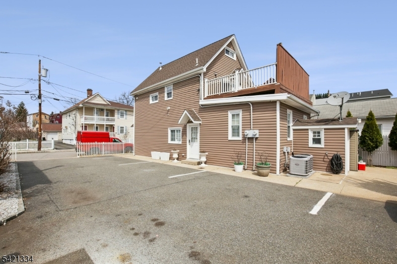 main property photo 9