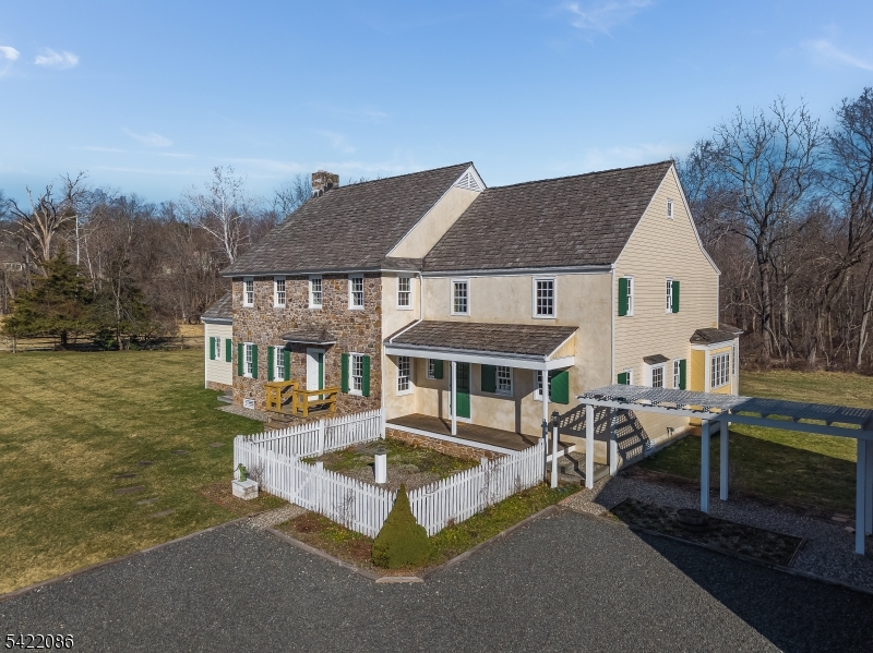 main property photo 45