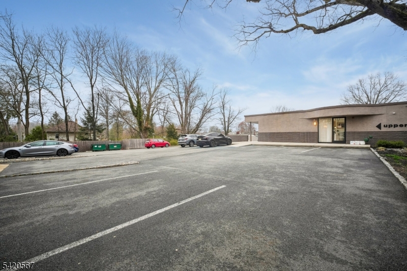 main property photo 34
