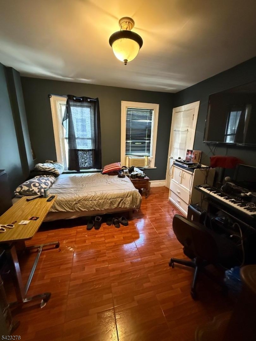 main property photo 9