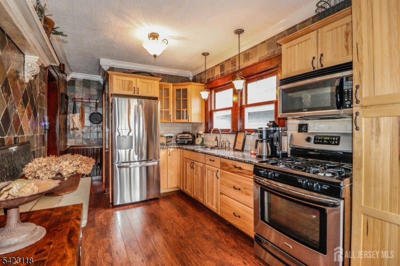 main property photo 14