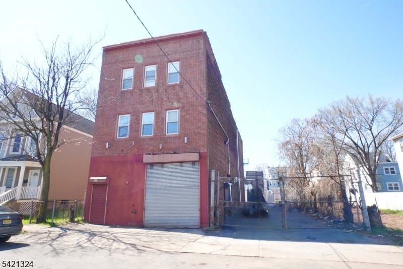 main property photo 17