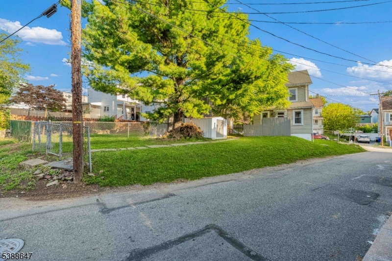 main property photo 22