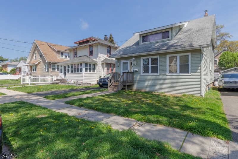 main property photo 13