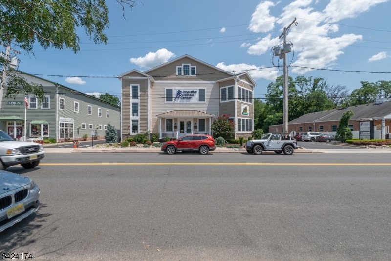main property photo 28