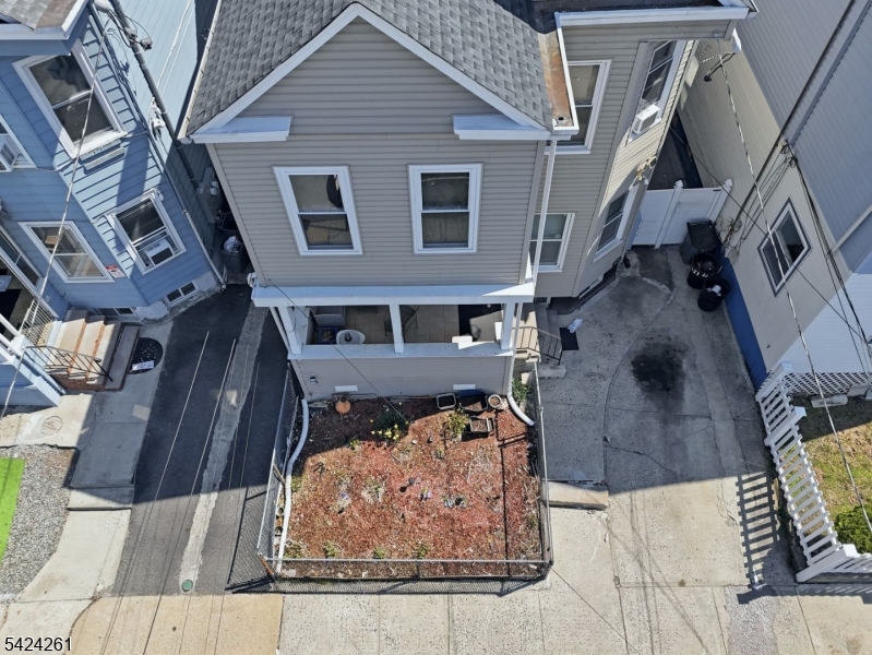 main property photo 35