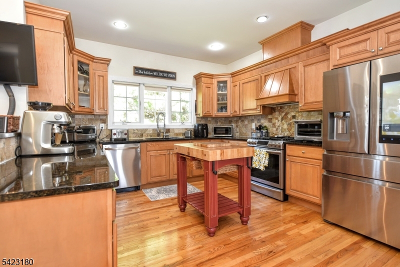 main property photo 8