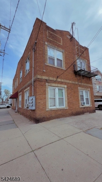 main property photo 12