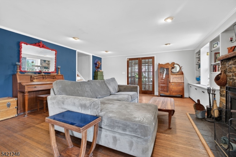 main property photo 9