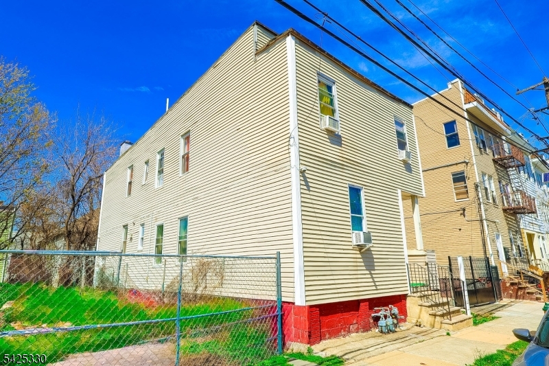 main property photo 12