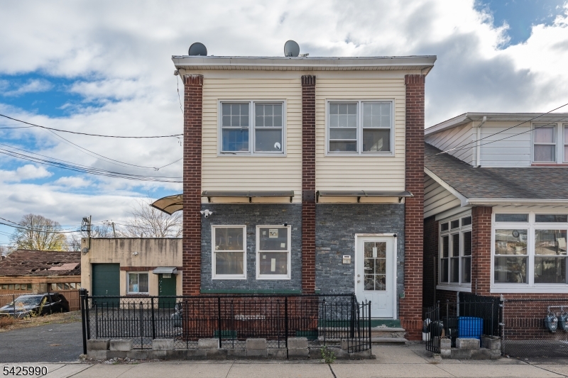 main property photo 6